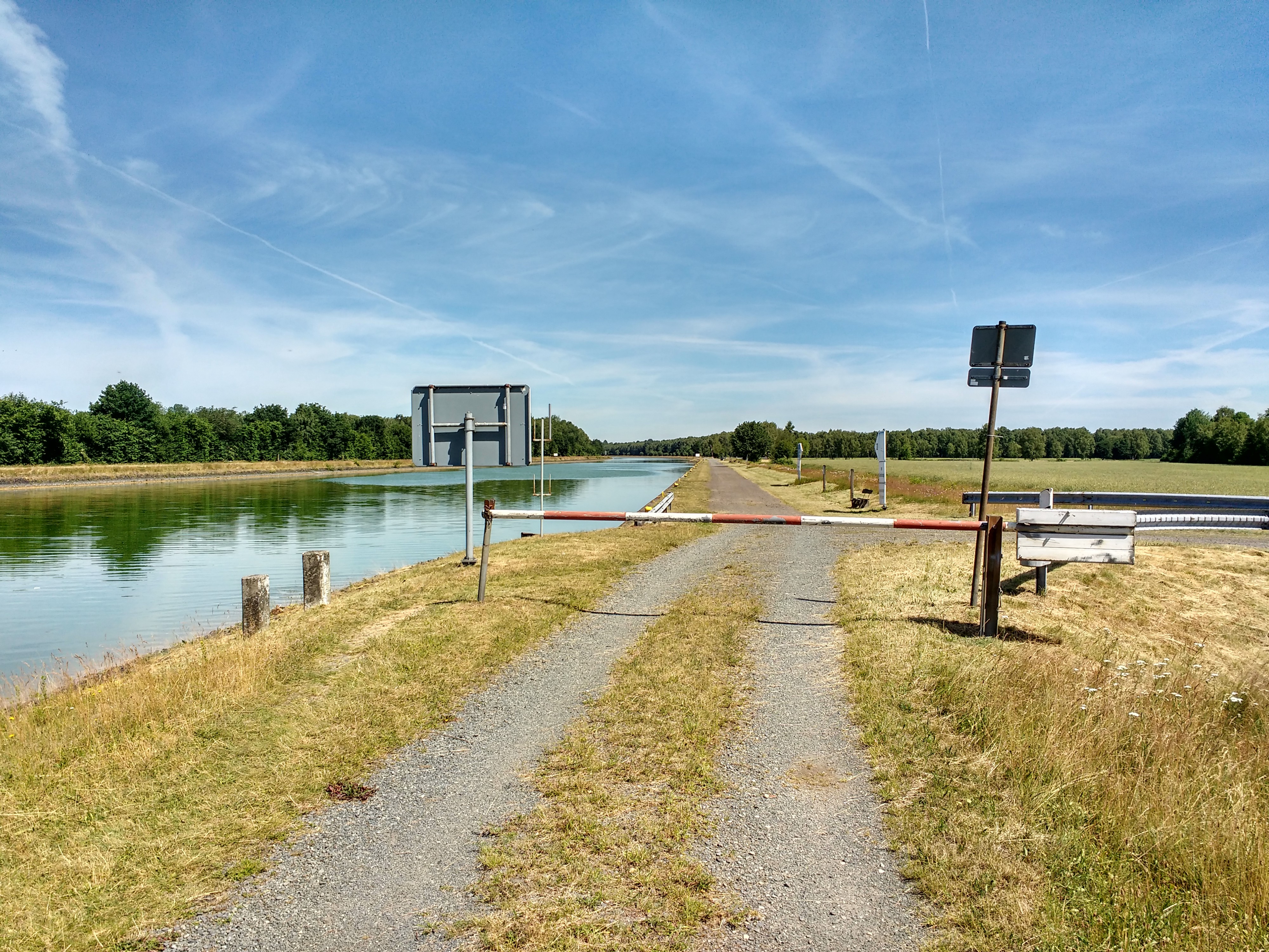Blick auf den Elbe-Seiten-Kanal