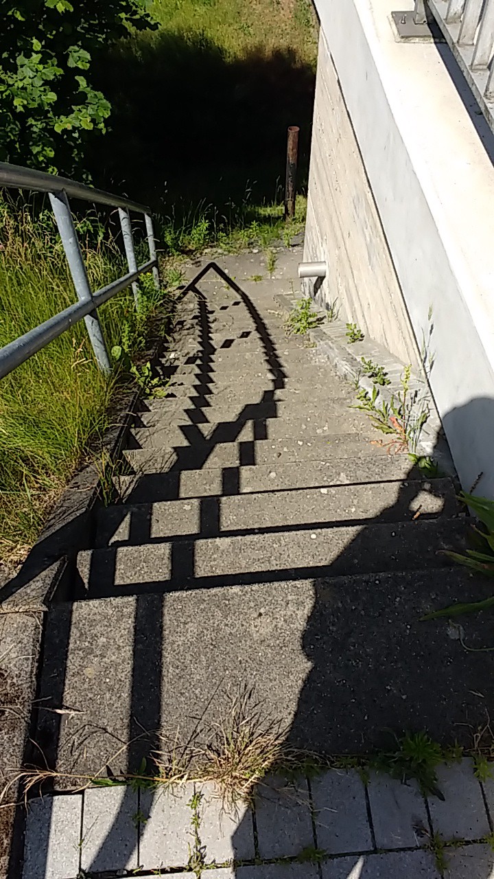 Stufen zum Kanal